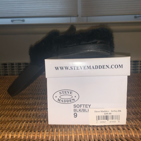 Steve Madden Softey - Picture 2 of 3